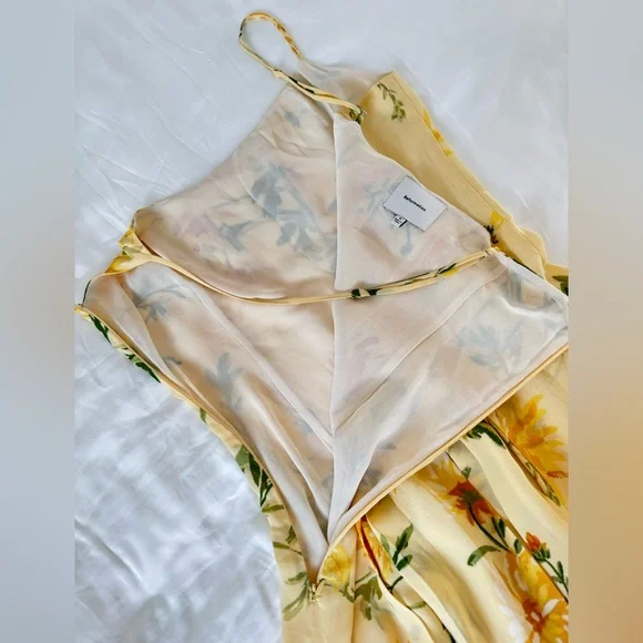 Reformation Yellow floral Pleated Dress - Picture 4 of 7